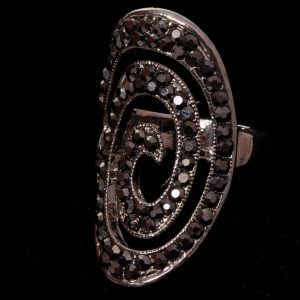 Elegant Dress Ring - Swirl Oval Shape - Black