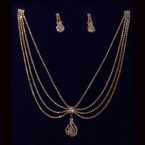 Necklace and earing set -Tear drop style - Gold