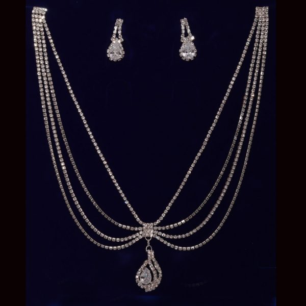 Necklace and earing set - Tear drop style
